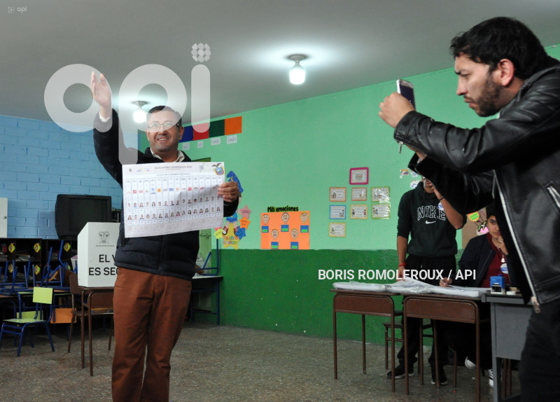 CUENCA-VOTO-ELECCIONES 2025 IVAN SAQUICELA