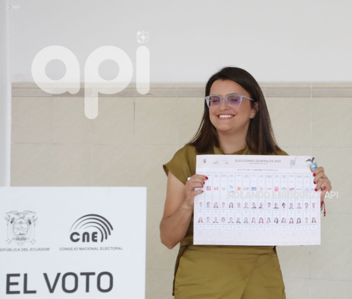 UIO ELECCIONES 2025 VOTO MARIA JOSE PINTO