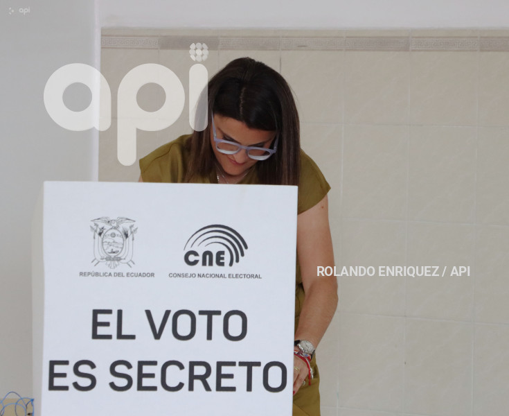 UIO ELECCIONES 2025 VOTO MARIA JOSE PINTO