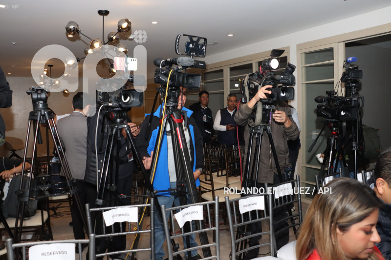 UIO ELECCIONES 2025 NOBOA RUEDA DE PRENSA SUSPENDIDA