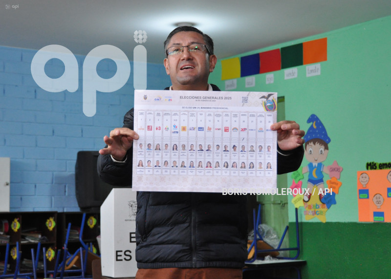 CUENCA-VOTO-ELECCIONES 2025 IVAN SAQUICELA