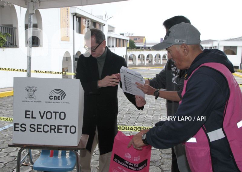 UIO ELECCIONES 2025 VOTO RABASCALL