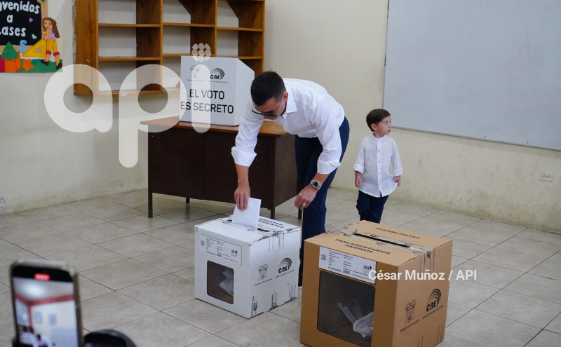 GYE-ELECCIONES 2025 VOTO NOBOA
