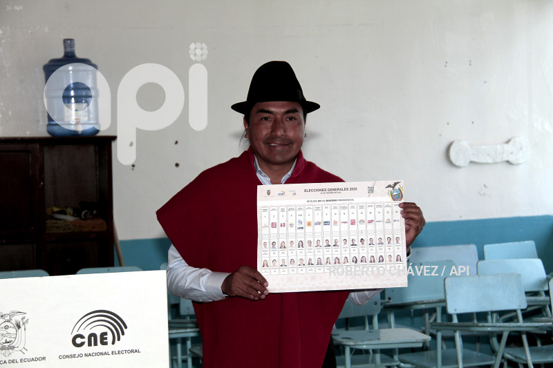 CHONE-ELECCIONES 2025 VOTO IZA
