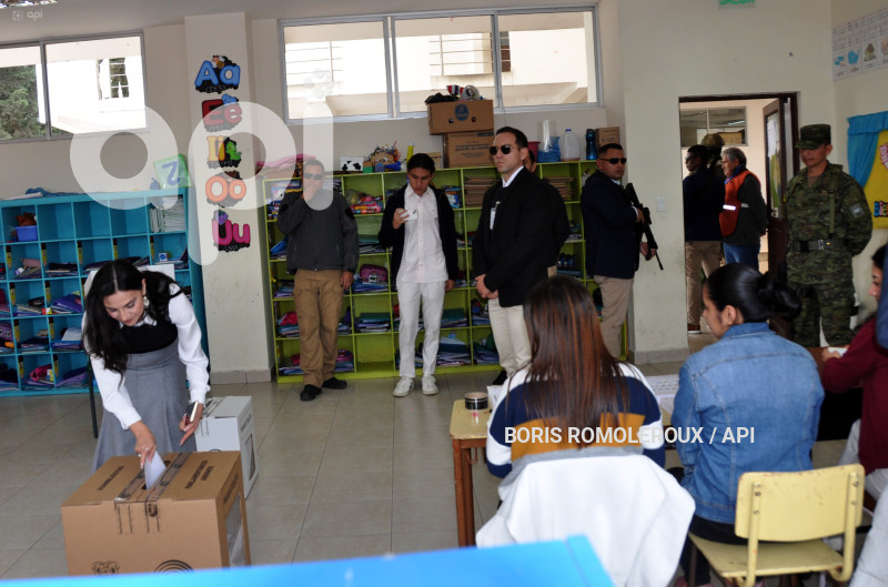 CUENCA-ELECCIONES 2025 VOTO VERONICA ABAD