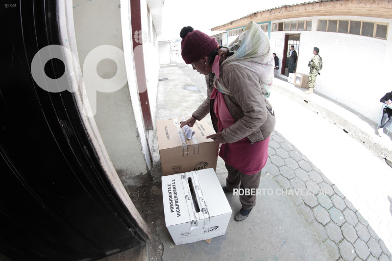 CHONE-ELECCIONES 2025 VOTO IZA