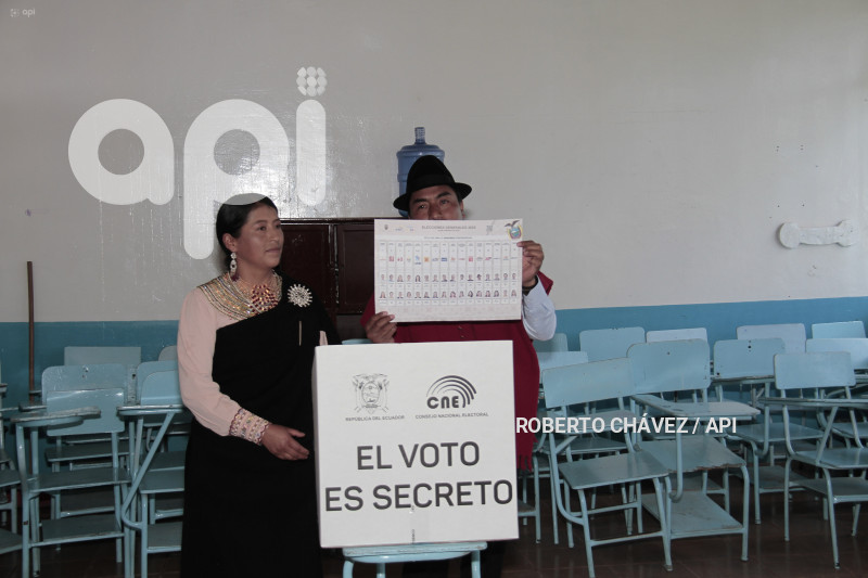 CHONE-ELECCIONES 2025 VOTO IZA