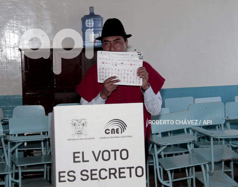 CHONE-ELECCIONES 2025 VOTO IZA