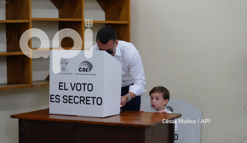 GYE-ELECCIONES 2025 VOTO NOBOA