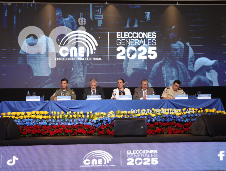 UIO ELECCIONES 2025 CENTRO DE MANDO CNE