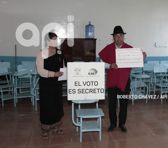 CHONE-ELECCIONES 2025 VOTO IZA