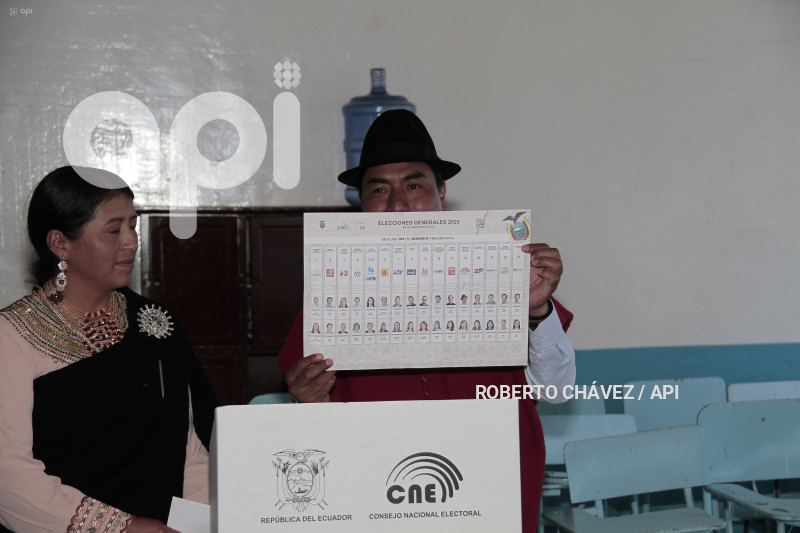 CHONE-ELECCIONES 2025 VOTO IZA
