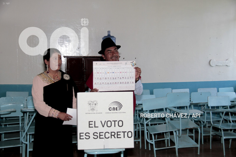 CHONE-ELECCIONES 2025 VOTO IZA