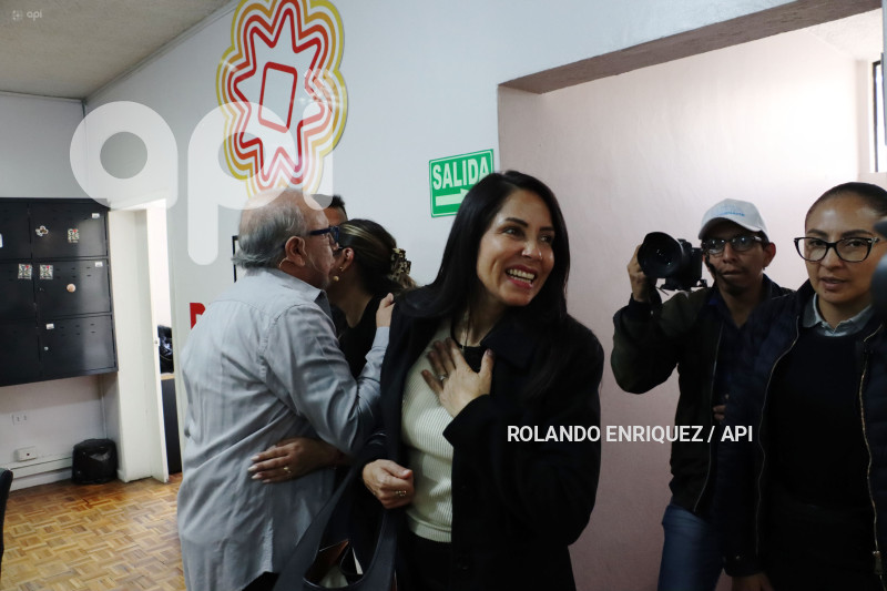LUISA GONZALAEZ RADIO PICHINCHA