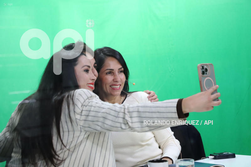 LUISA GONZALAEZ RADIO PICHINCHA