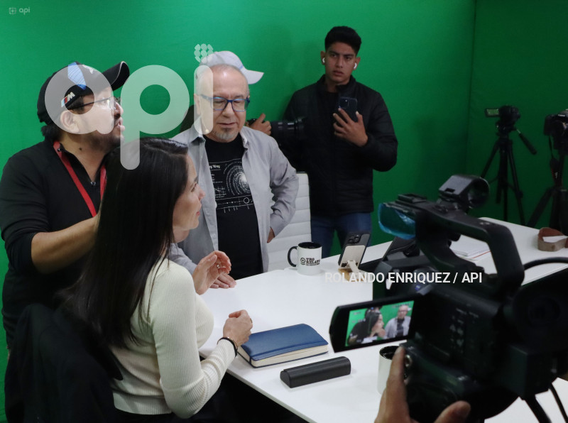 LUISA GONZALAEZ RADIO PICHINCHA