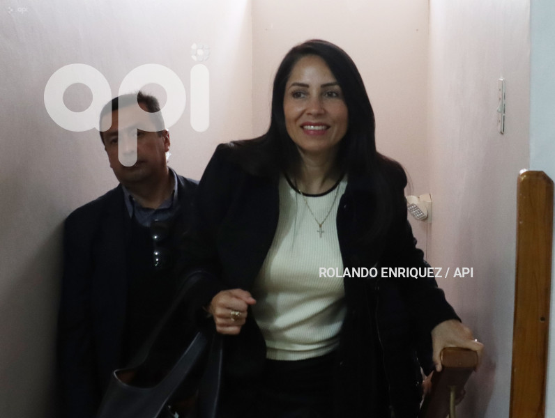 LUISA GONZALAEZ RADIO PICHINCHA