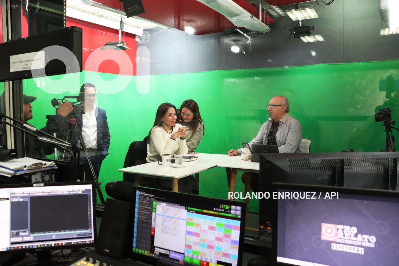 LUISA GONZALAEZ RADIO PICHINCHA