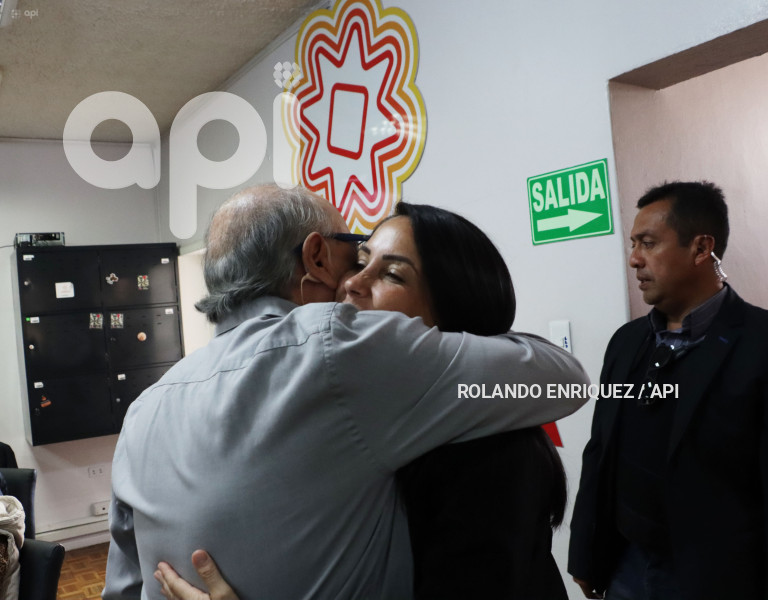 LUISA GONZALAEZ RADIO PICHINCHA