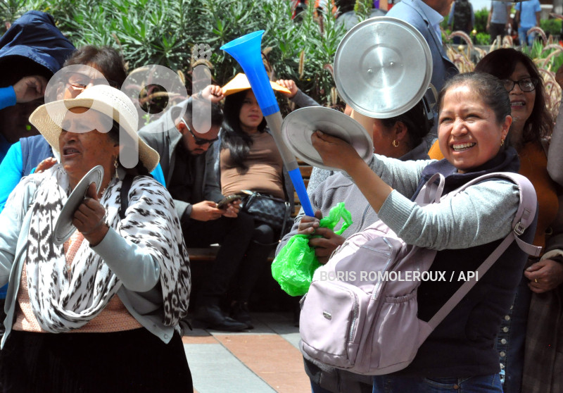 CUENCA-PROTESTA-PROVEEDORES CONTRA GOBIERNO