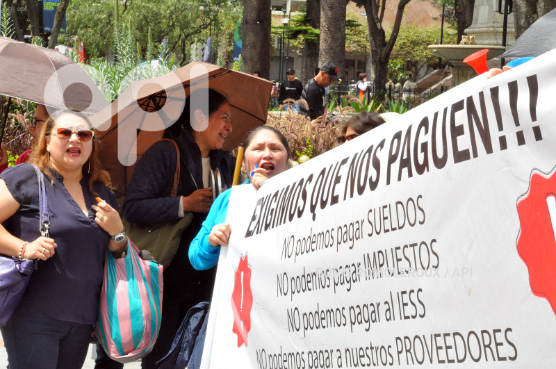 CUENCA-PROTESTA-PROVEEDORES CONTRA GOBIERNO