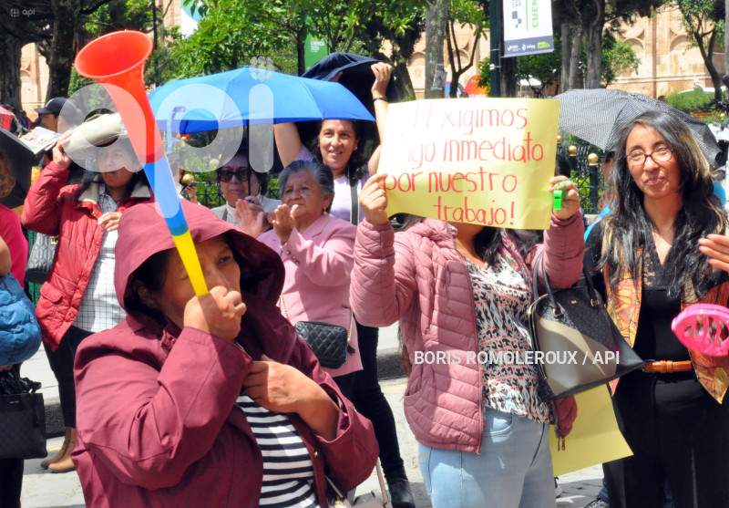 CUENCA-PROTESTA-PROVEEDORES CONTRA GOBIERNO