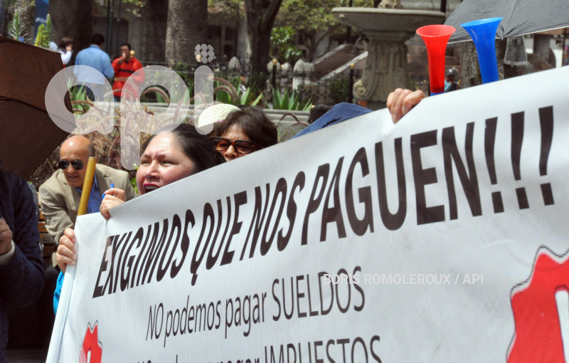 CUENCA-PROTESTA-PROVEEDORES CONTRA GOBIERNO
