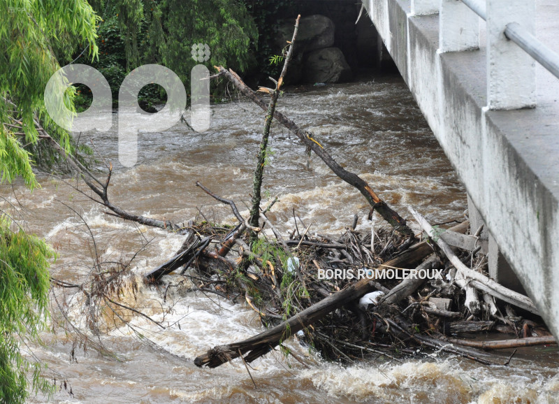 CUENCA-CAUDAL RIO YANUNCAY