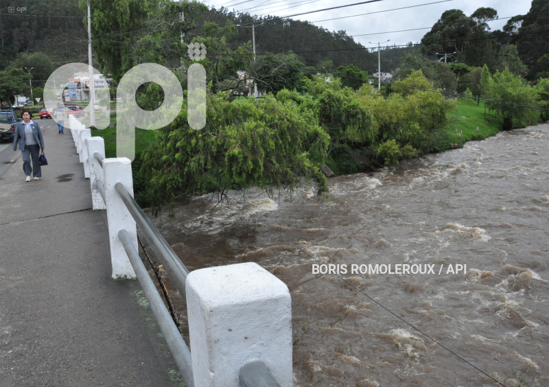 CUENCA-CAUDAL RIO YANUNCAY