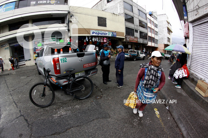 OPERATIVO VENTAS AMBULANTES AMBATO