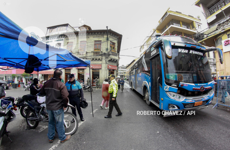 OPERATIVO VENTAS AMBULANTES AMBATO