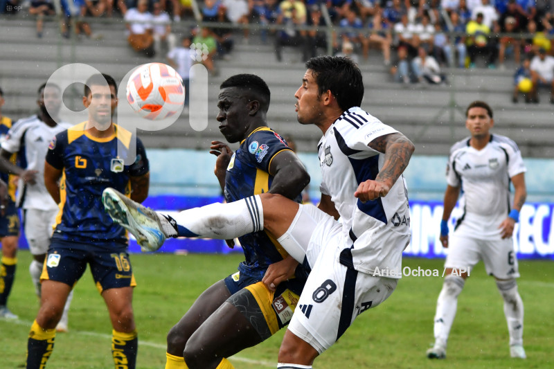 FBL-LIGAPRO-DELFIN-EMELEC