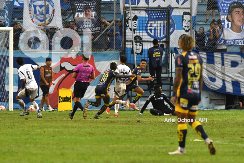 FBL-LIGAPRO-DELFIN-EMELEC
