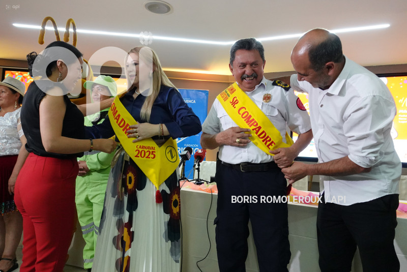 CUENCA-PRESENTACION COMPADRES DE CARNAVAL
