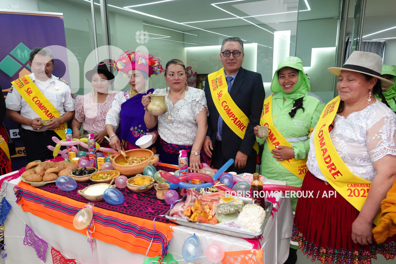 CUENCA-PRESENTACION COMPADRES DE CARNAVAL