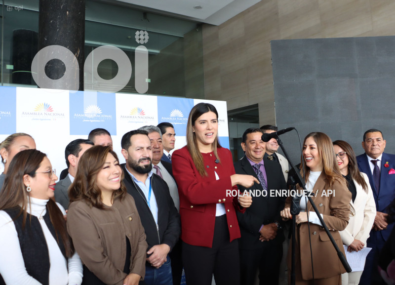 RUEDA PRENSA ADN