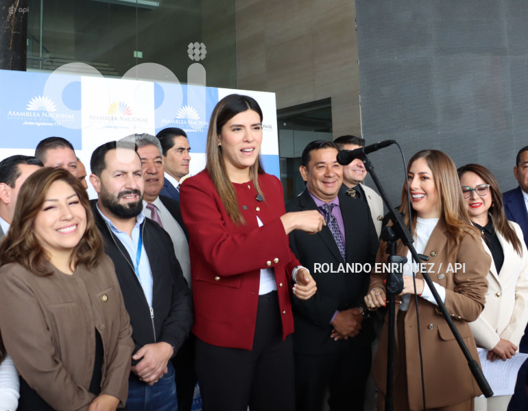 RUEDA PRENSA ADN