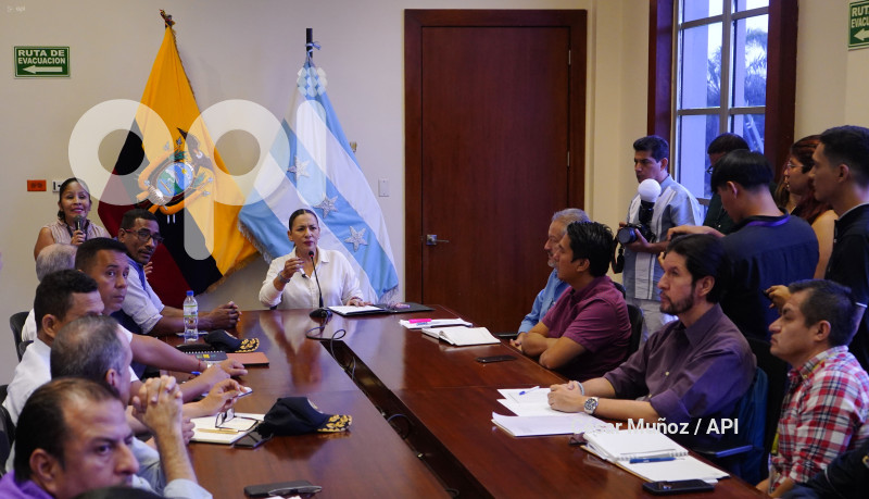 GYE-GOBERNADORA-COE NACIONAL