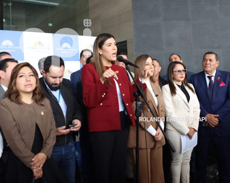 RUEDA PRENSA ADN