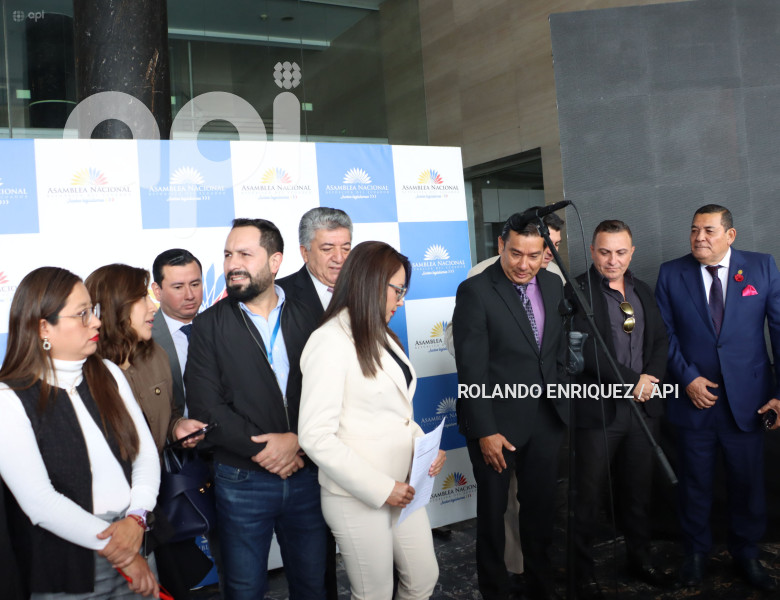 RUEDA PRENSA ADN