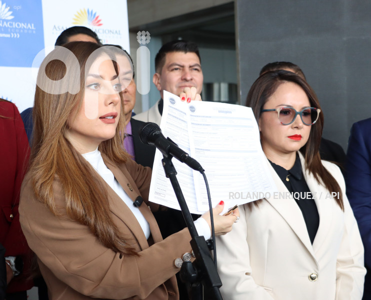 RUEDA PRENSA ADN