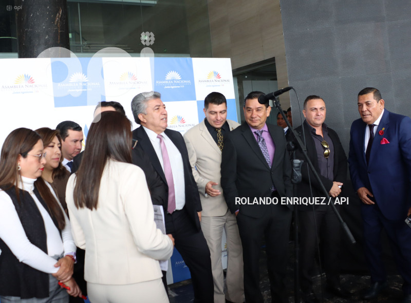 RUEDA PRENSA ADN