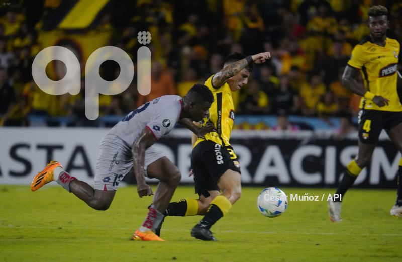 FBL-LIBERTADORES-BARCELONA-NACIONAL