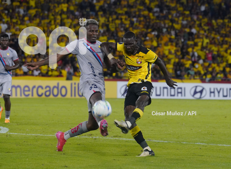 FBL-LIBERTADORES-BARCELONA-NACIONAL