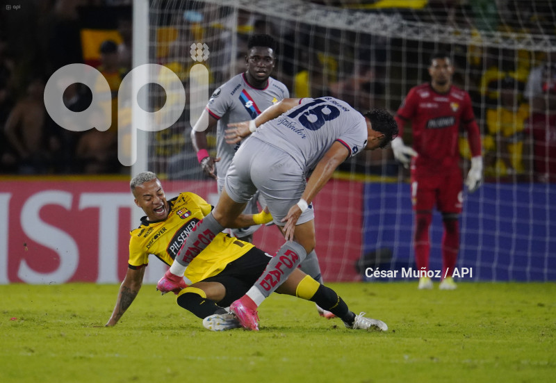 FBL-LIBERTADORES-BARCELONA-NACIONAL