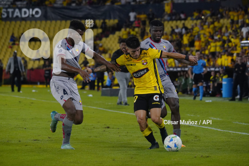 FBL-LIBERTADORES-BARCELONA-NACIONAL