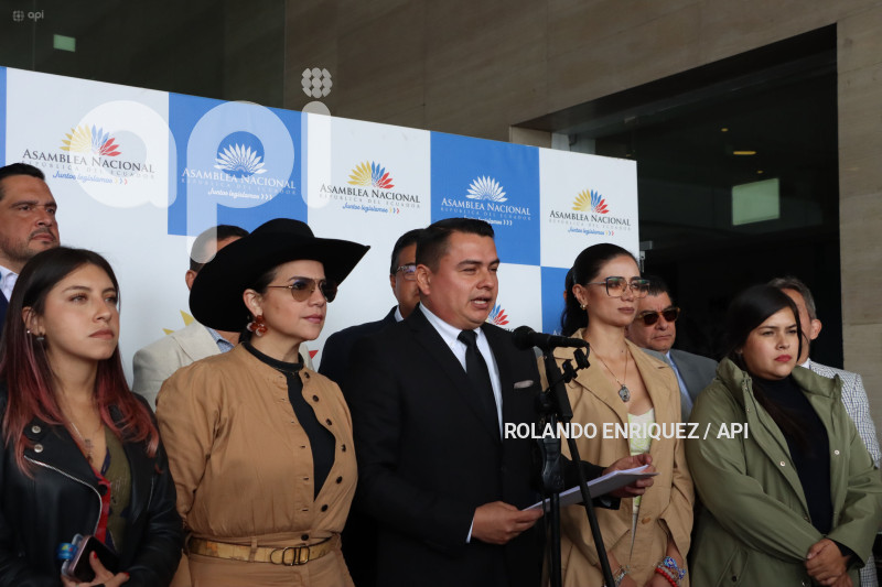 RUEDA DE PRENSA REVOLUCION CIUDADANA CHALECOS ANTIBALAS