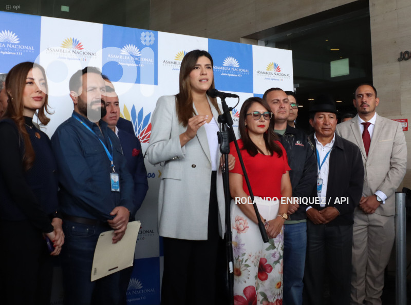 RUEDA DE PRENSA ADN