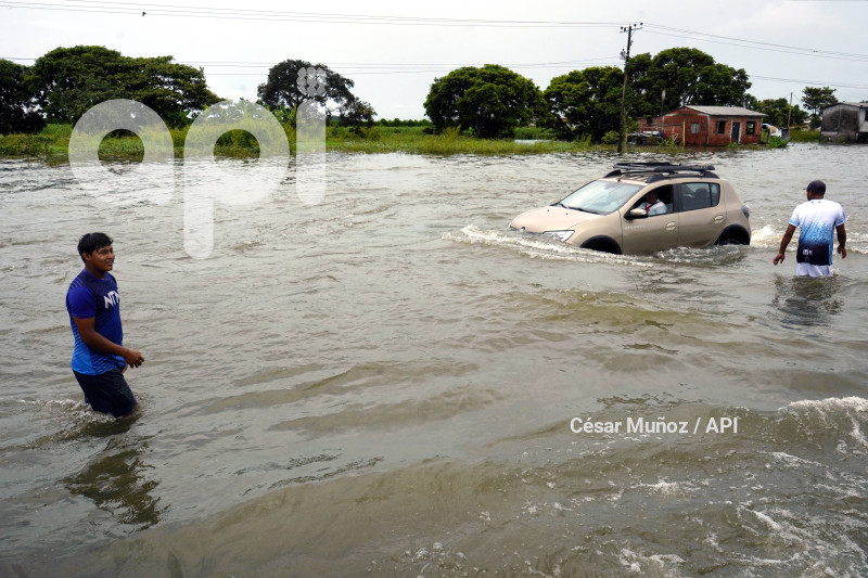 GYE-INUNDACIONES GRUAS