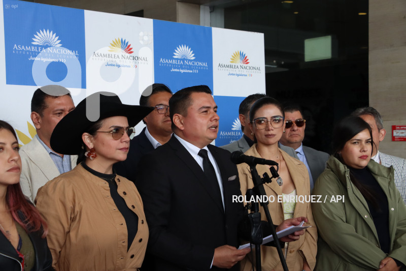 RUEDA DE PRENSA REVOLUCION CIUDADANA CHALECOS ANTIBALAS